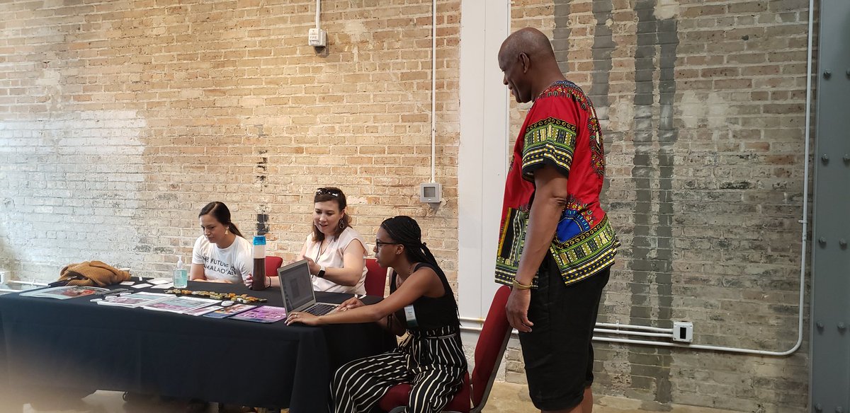 dstbelle's tweet photo. #CCPHintensive2019
Staff hard at work! https://t.co/0aUwaUL08W