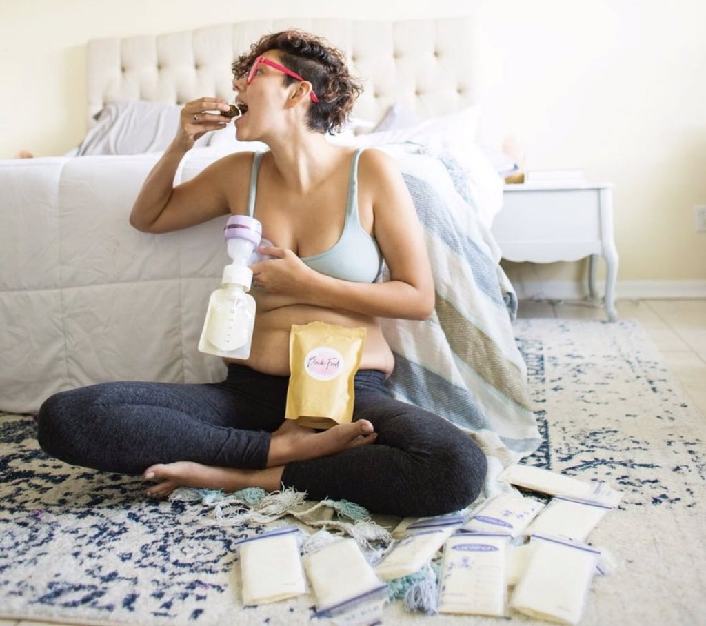 BoobFoodCookies's tweet photo. In the past 10 months mom @wearingmomjeans has donated over 3,000 oz. of breast milk to several babies. 🙌🏼 Hands up to her and all you moms who are selfless each day to provide for not just their own babes but others as well! She pumps and pumps and pumps that milk! https://t.co/NAvVep0IGb