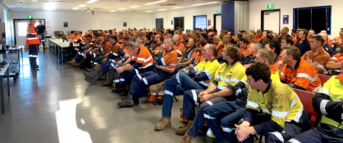 AngloAmericanAU's tweet photo. Ten planned safety reset sessions are underway at our Grosvenor Mine this week. SSHRs and the Mines Inspectorate joined us to discuss safety risks and how we can improve. We also had smaller, break-out groups to provide detailed feedback. #safetyreset @MiningQLD https://t.co/9Oe9qWCRzx