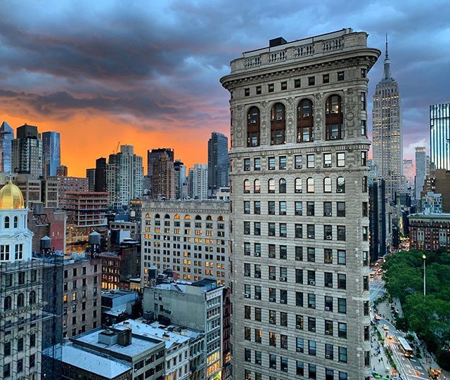 aczeb's tweet image. Storms rolling in!  #nyc #flatiron ift.tt/2MNT35b