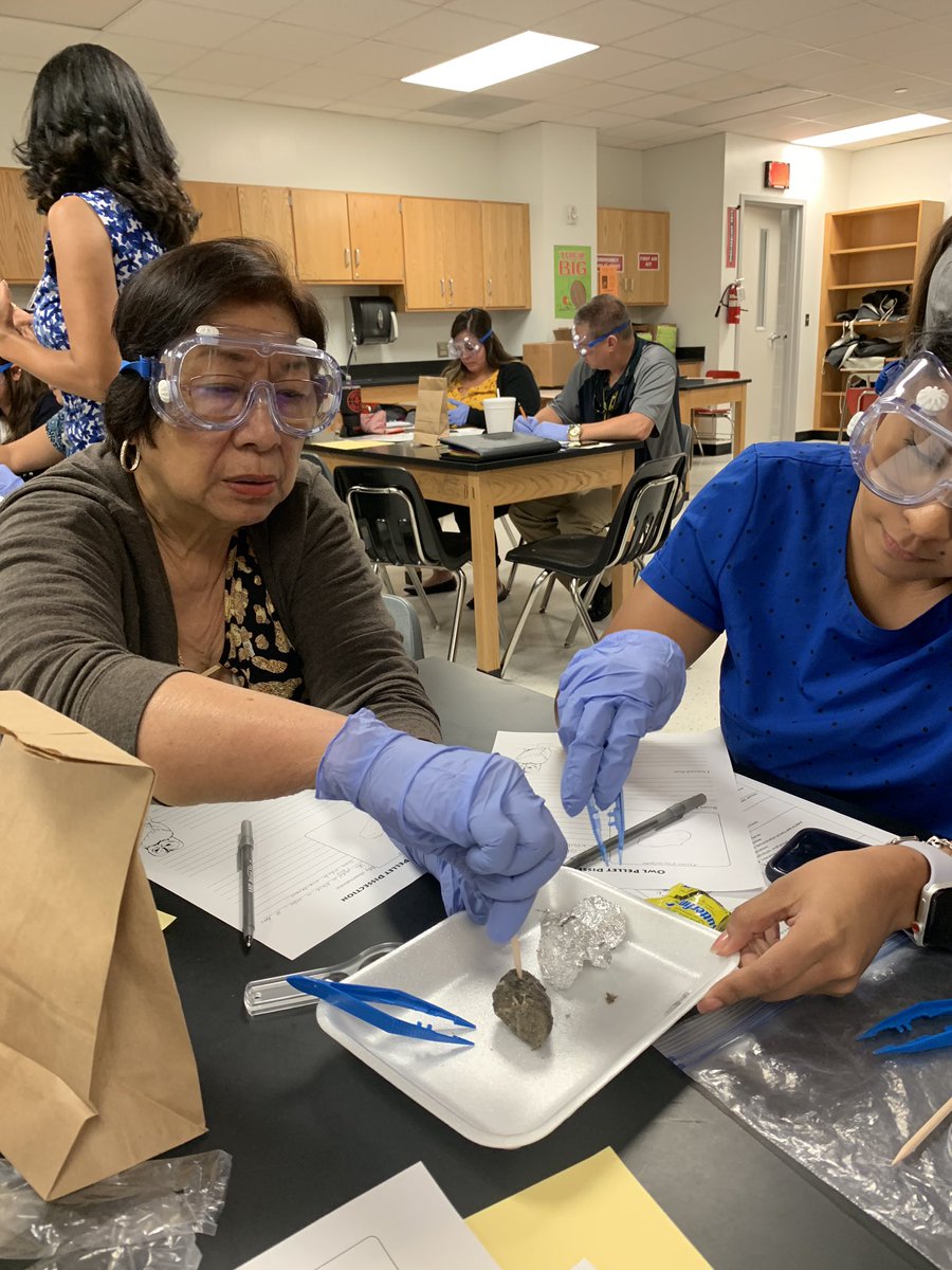 CicStewart's tweet photo. Science lab fun. #GPPD2019 https://t.co/QFUis2Kk5R