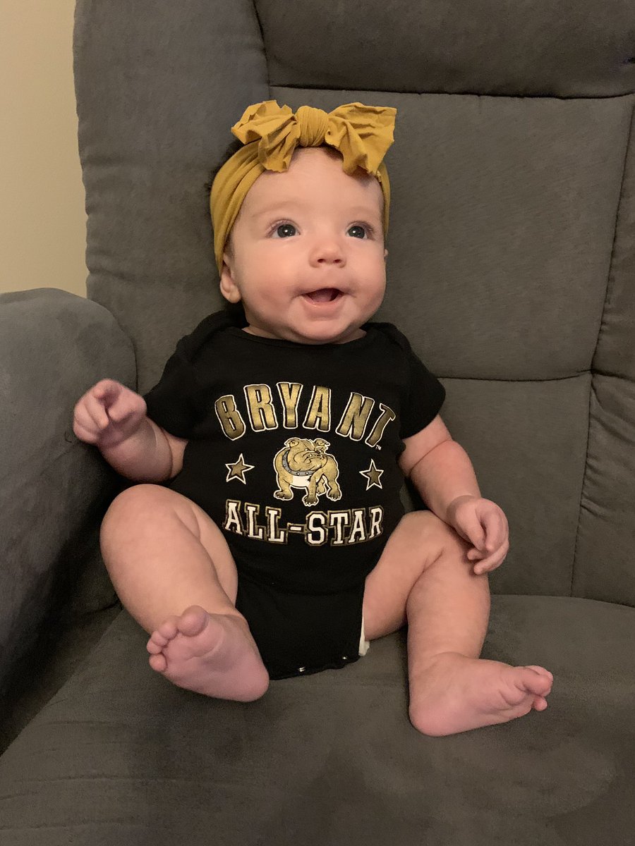 DavePFromTarget's tweet photo. Does @BryantUniv offer Early Enrollment for the graduating class of 2041?@bryantcareer @bjazzyp @GregPare1 #12weeksold #BullDog #Cheeks4Days https://t.co/JI0ydL7eZn