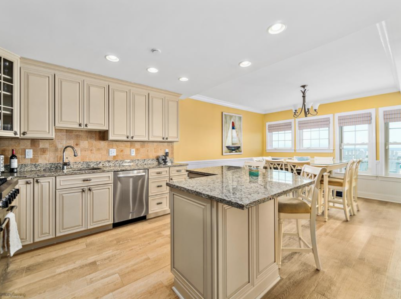 CabreraTeam's tweet photo. FEATURED RENTAL
520 E Stockton, 3RD Floor
Wildwood Crest
4 Bed | 3 Bath | Sleeps 10

You can't beat this vacation rental with ocean views from EVERY ROOM! Learn more and book a September stay by calling (609) 729-0559 and visiting https://t.co/YTrPt5f049 now! https://t.co/VkEUXxttIL