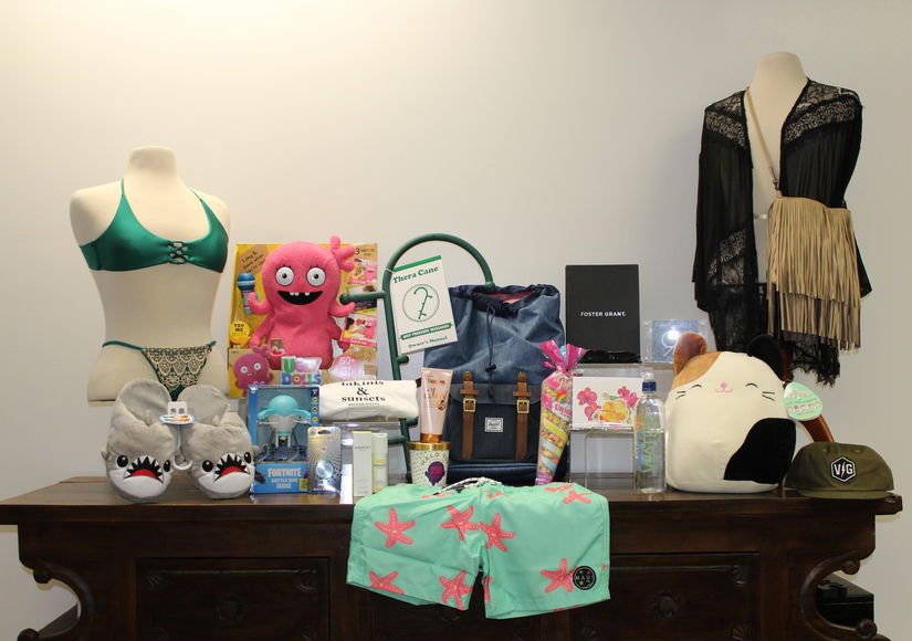extratv's tweet photo. Win it: A #TeenChoice Awards prize pack! Enter here: https://t.co/fstggGobk5

@TeenChoiceFOX #giveaway #win https://t.co/L70Ru86QdF