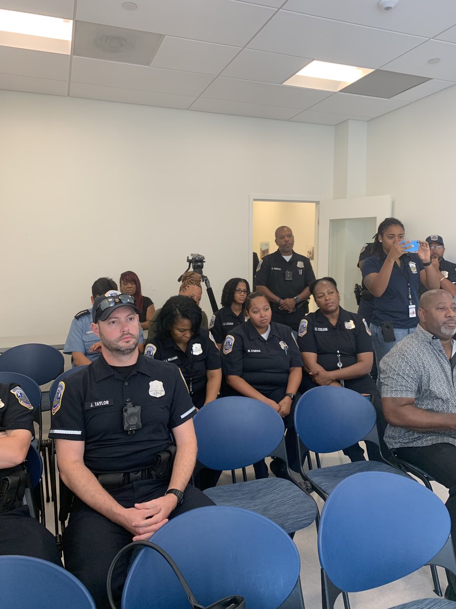 UpwardboundLong's tweet photo. Thanks @MurielBowser @DCPoliceDept @ChiefNewsham @SafeDC for supporting Relisha Rudd Remembrance Day we wonβt rest until every missing/homicide is resolved #findrelisha #sparenoresource https://t.co/wANzv06rcH