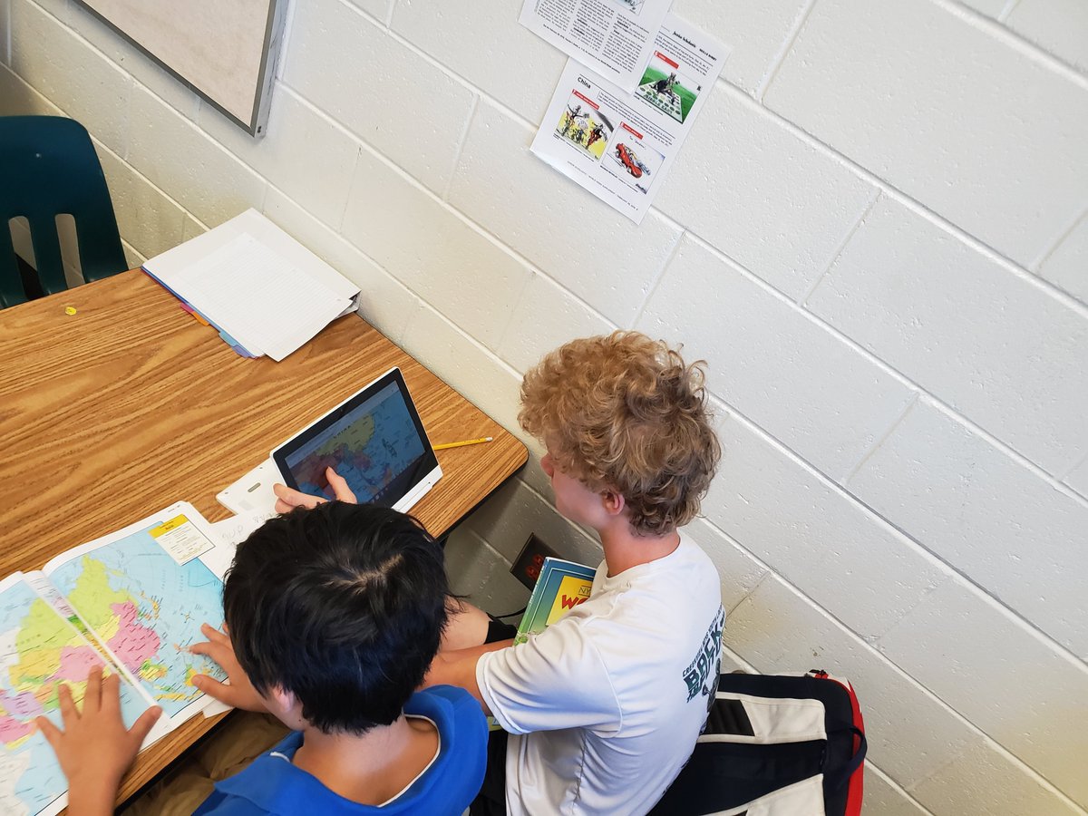 Mr_Rollman's tweet photo. Students were collaborating and using their map skills to complete a digital escape room! #feedthebears #engagedlearning #socialstudies https://t.co/OqEE83qjyJ