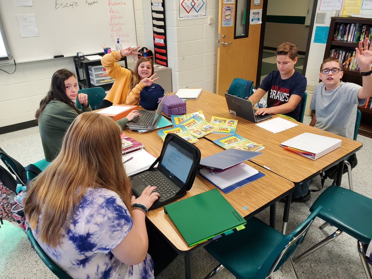 Mr_Rollman's tweet photo. Students were collaborating and using their map skills to complete a digital escape room! #feedthebears #engagedlearning #socialstudies https://t.co/OqEE83qjyJ