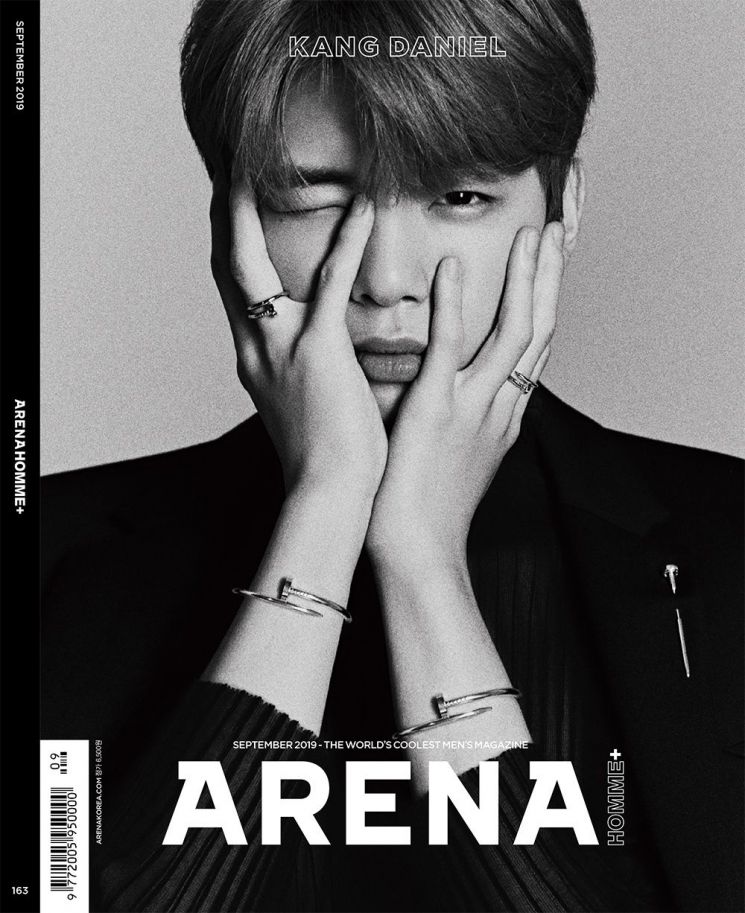 KangDanielgall's tweet photo. ♣️아레나 옴므 플러스 9월호 커버♣️
#강다니엘 #KANGDANIEL

세계 최고의 주얼리&amp;워치 메종 까르띠에와 함께 한 이번 커버는 두 가지 다른 버전으로 공개될 예정, 강다니엘은 이번 화보를 인연으로 ‘까르띠에 프렌즈’로 선정되어 메종의 다양한 활동에 참여할 계획을 밝혀 향후 행보가 주목된다. https://t.co/I2JIILBSMZ
