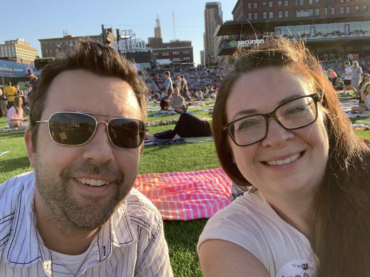 stpauligirl79's tweet photo. #CatVidFest19 https://t.co/LFJn3zfISy