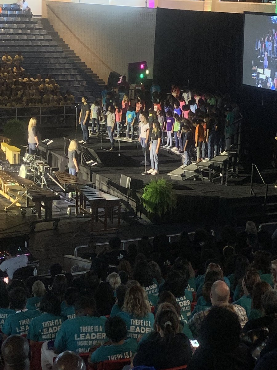 BHS_BroncoHoops's tweet photo. During #FBISDConvocation19 we experienced these amazing young singers!!! They did an amazing job!!!! @FBISD @superdupre https://t.co/wNVjGQA9NK