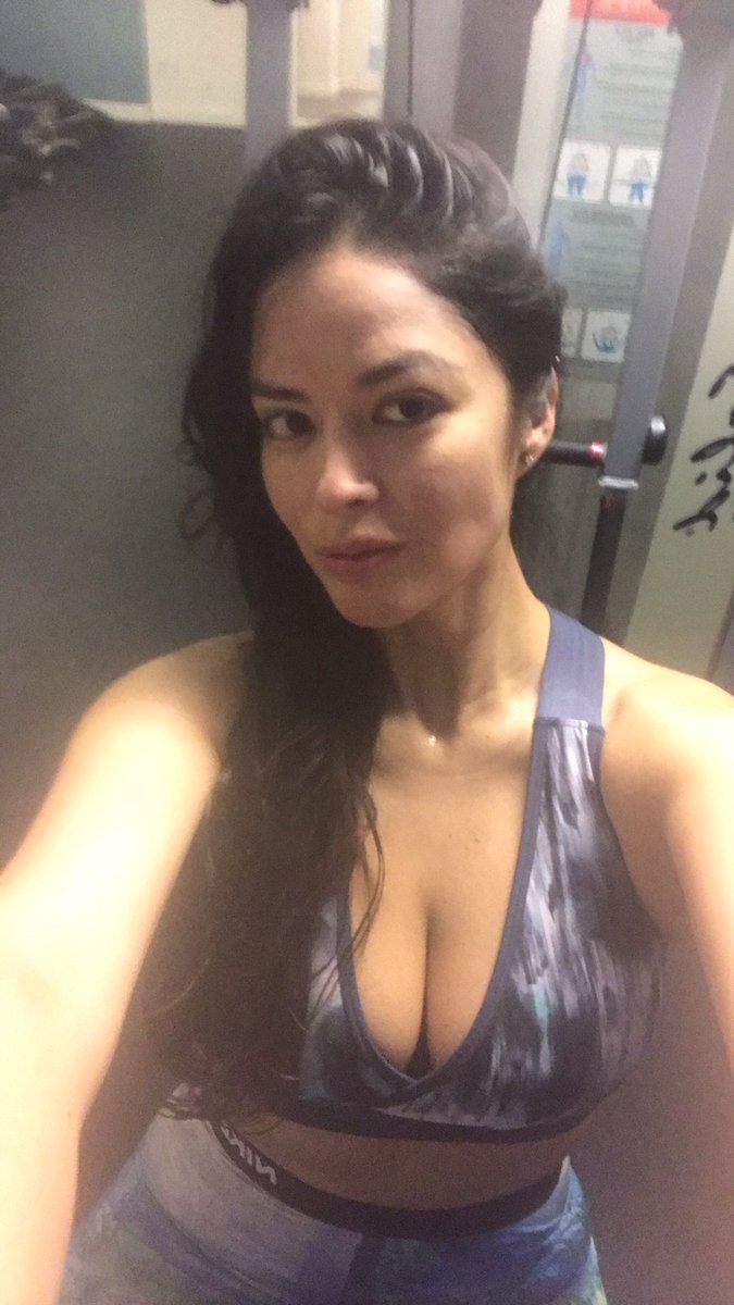 Maribel_Miami's tweet photo. Nothing like boosting endorphins 💦 😁💪 #TheFeelGoodFactor #KeepingMoving #meditate #GoOutdoors #IntervalTraining #CardioWorks #Thursday #workout #gymmotivation #Nofilterneeded #gymtime https://t.co/Lts1jb8iO2