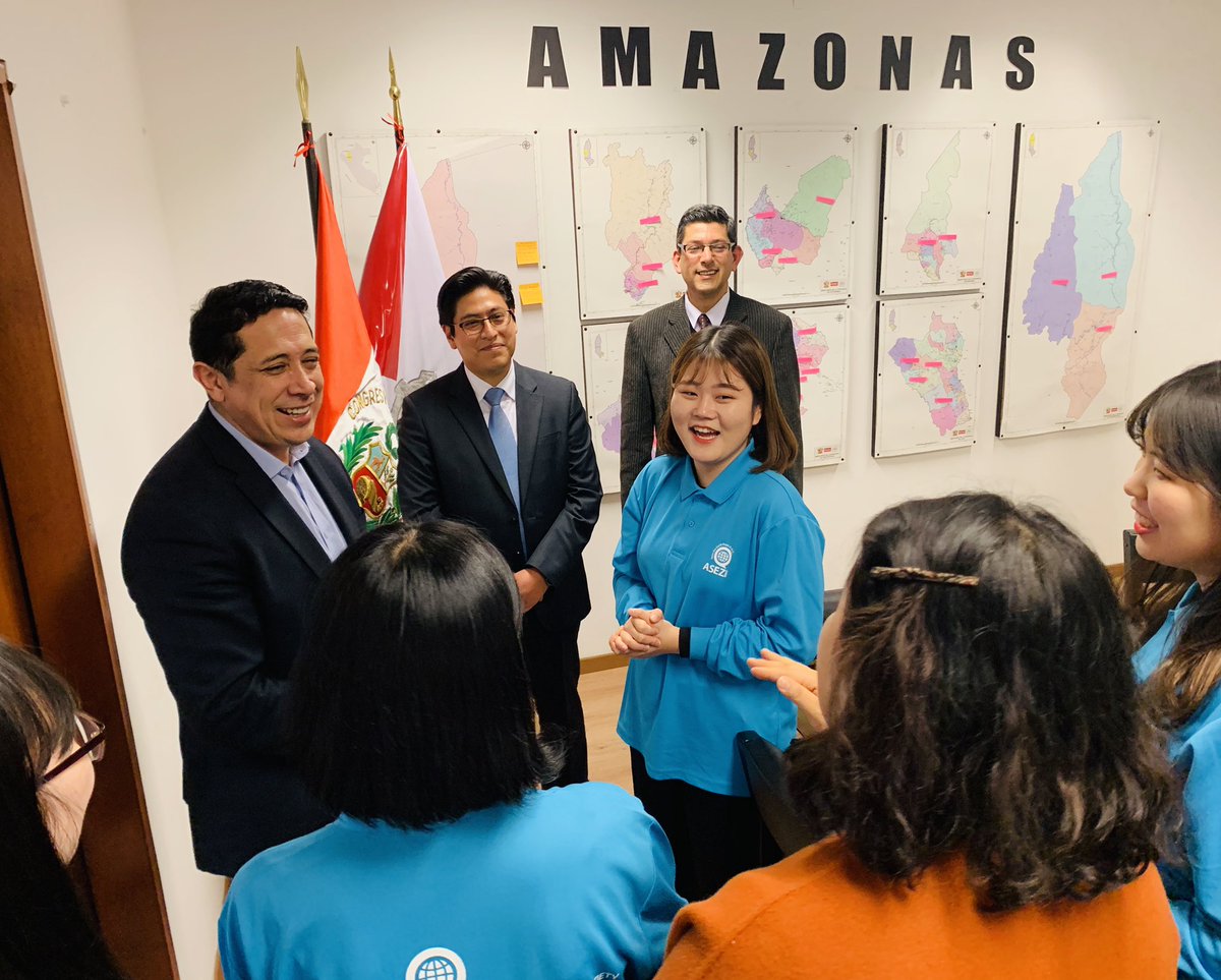 MiguelCastroGra's tweet photo. Hoy tuve el gusto de conocer sobre la labor que viene realizando la organización ASEZ WAO, un grupo de voluntariado global conformado por jóvenes trabajadores que, en coordinación con la ONU, contribuyen a salvar la Tierra y a la humanidad de los riesgos ambientales. Loable labor https://t.co/ps5a2tV5Vo