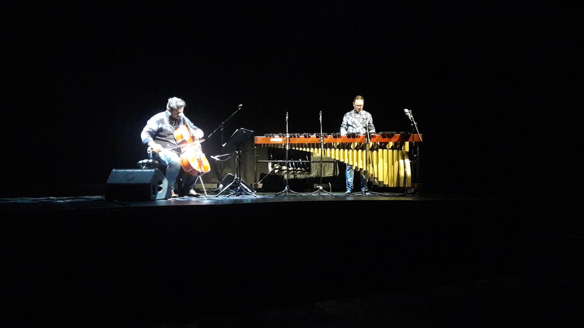 MAPASmercado's tweet photo. RT @Teatropablot: Desde Tenerife (ES) nos visitan para presentar su 2º trabajo discográfico “Mantra”, lanzado en 2017 y con el que han recorrido distintas ciudades del mundo.🌎

#SocosDúo hizo parte del mercado #MAPAS2019  

@MAPASmercado @DgCanarias https://t.co/qhUQ1Wmb0v