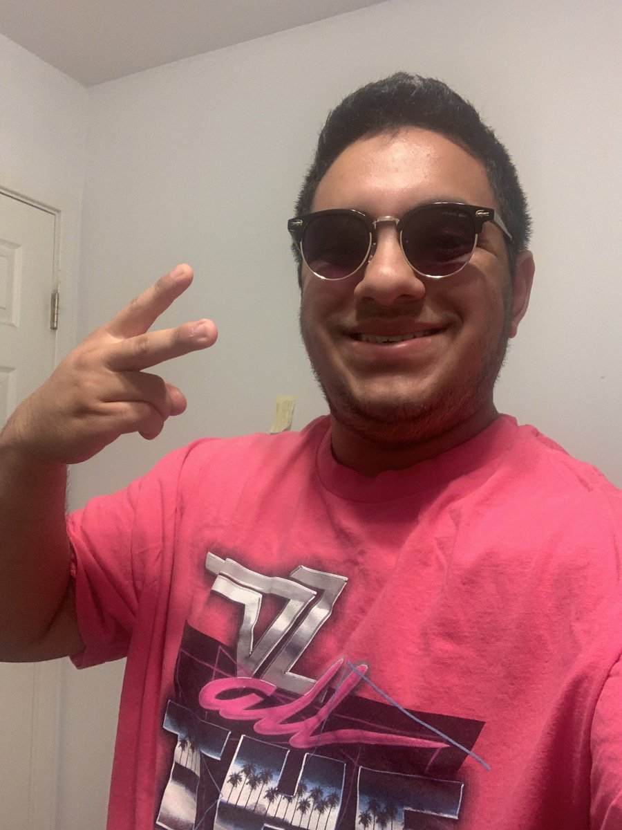 Michael28710212's tweet image. #9PMRoutine @HEELZiggler @PascoSheriff ShowingOff in my #DZALLTHEWAY & my new #ShouldBeMeDZ shirt in NY. Hope u like it DZ. #DolphZiggler #SDLive @MikeMuscutt @CSims619 @DD8122 @officer_jill @ConnectWWE @BomerKelli @BonolloNichole @heyjimbousaf @BradSollberger @DSiflingWCPDPIO ๐ฅ