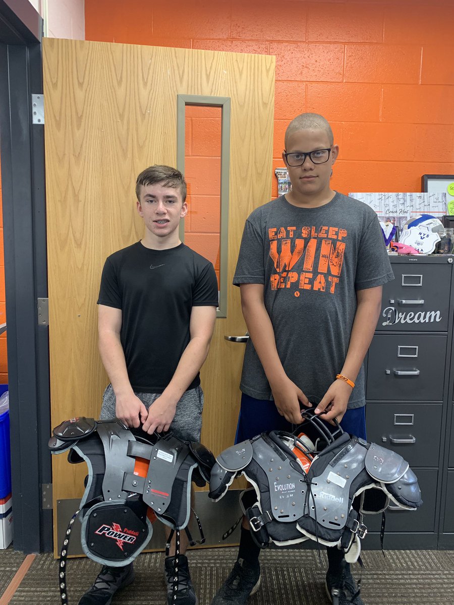 Football Mini Camp is also in the books! The weather wasn’t cooperating but lots done inside and of course ended with some 🍕 Varsity/JV starts on 8/19 &amp; Mod on 8/26! #prideinourtribe <a href="/WaterlooFootba1/">Waterloo Football</a>