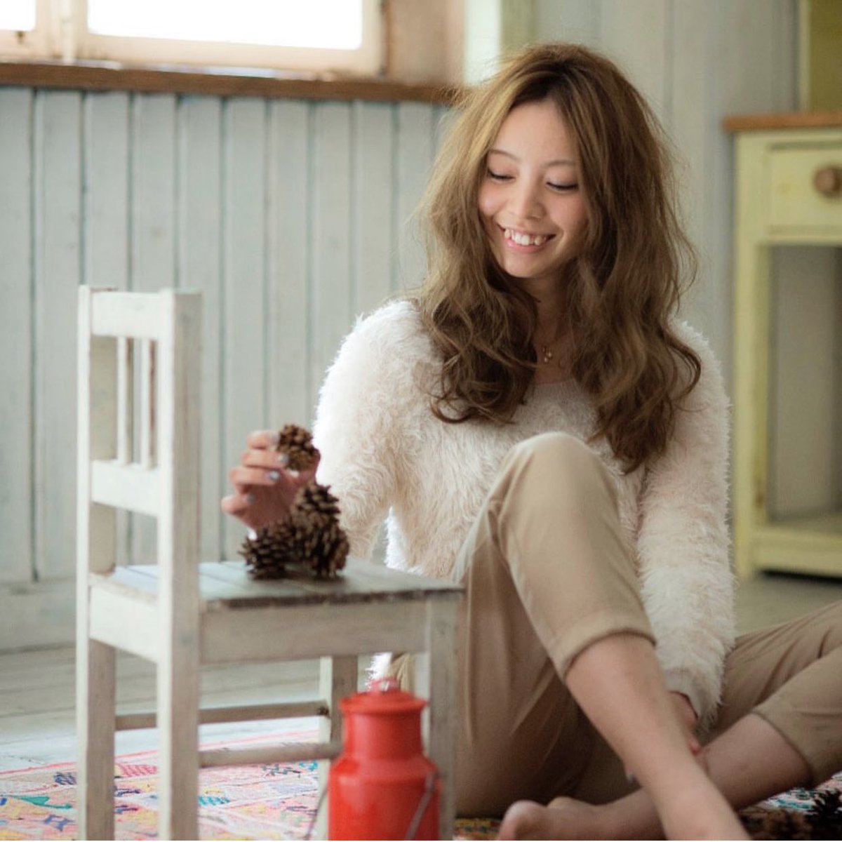 HairMusee's tweet photo. センターパートのロングのウェーブスタイルには何処か優しげな穏やかな空気感があります。裾が広がり過ぎない様に毛先に施したレイヤーがポイントですよ( ⁎ᵕᴗᵕ⁎ )*.+ﾟ
#ロングのウェーブスタイル
#穏やかな大人女性
#深谷市美容室Musee https://t.co/uzxA2vsl2D