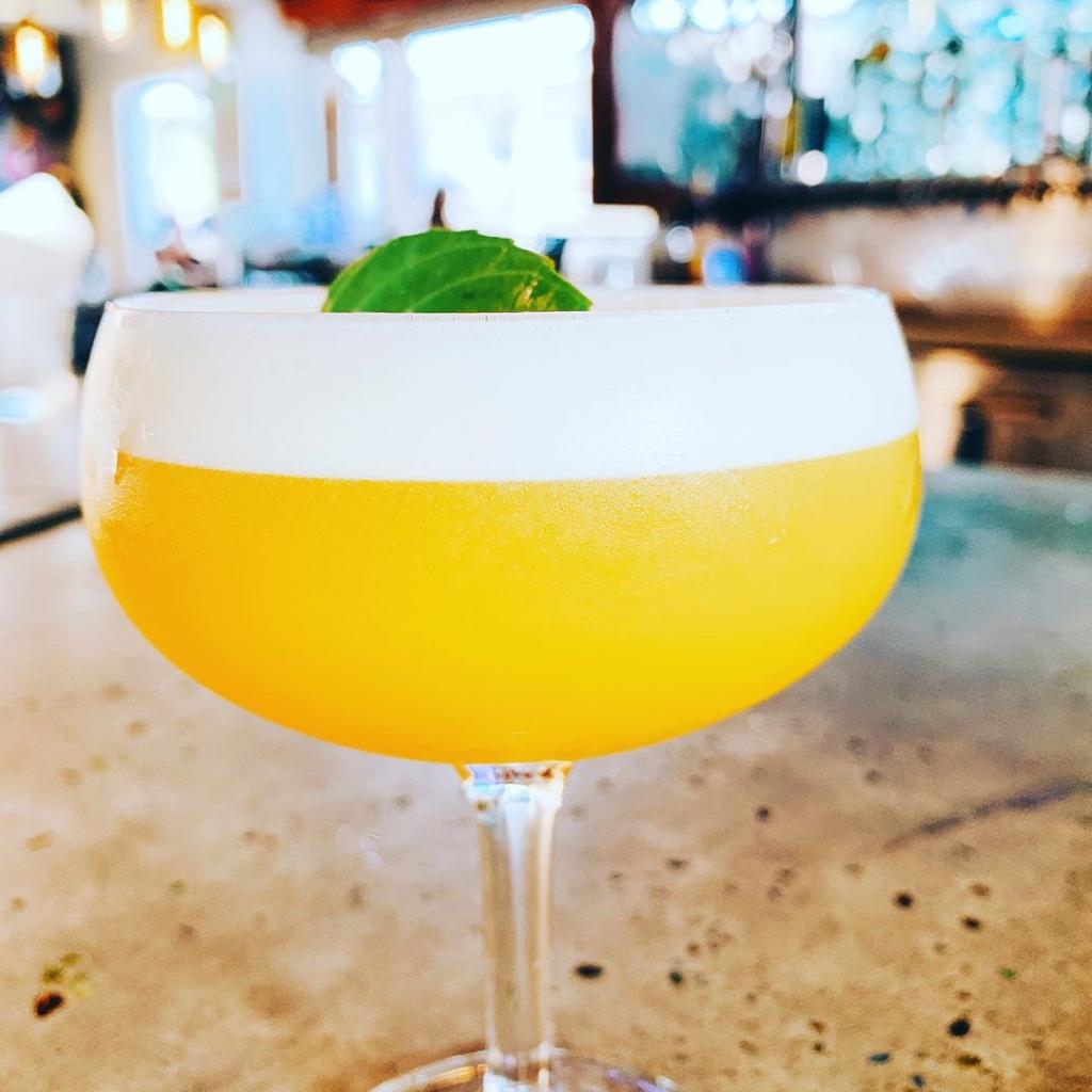 WhalersVillage's tweet photo. Did someone say happy hour? Maui No Ka Oi! #monkeypodkitchen #thursdaymood #whalersvillage https://t.co/Yb2ESGrtD4