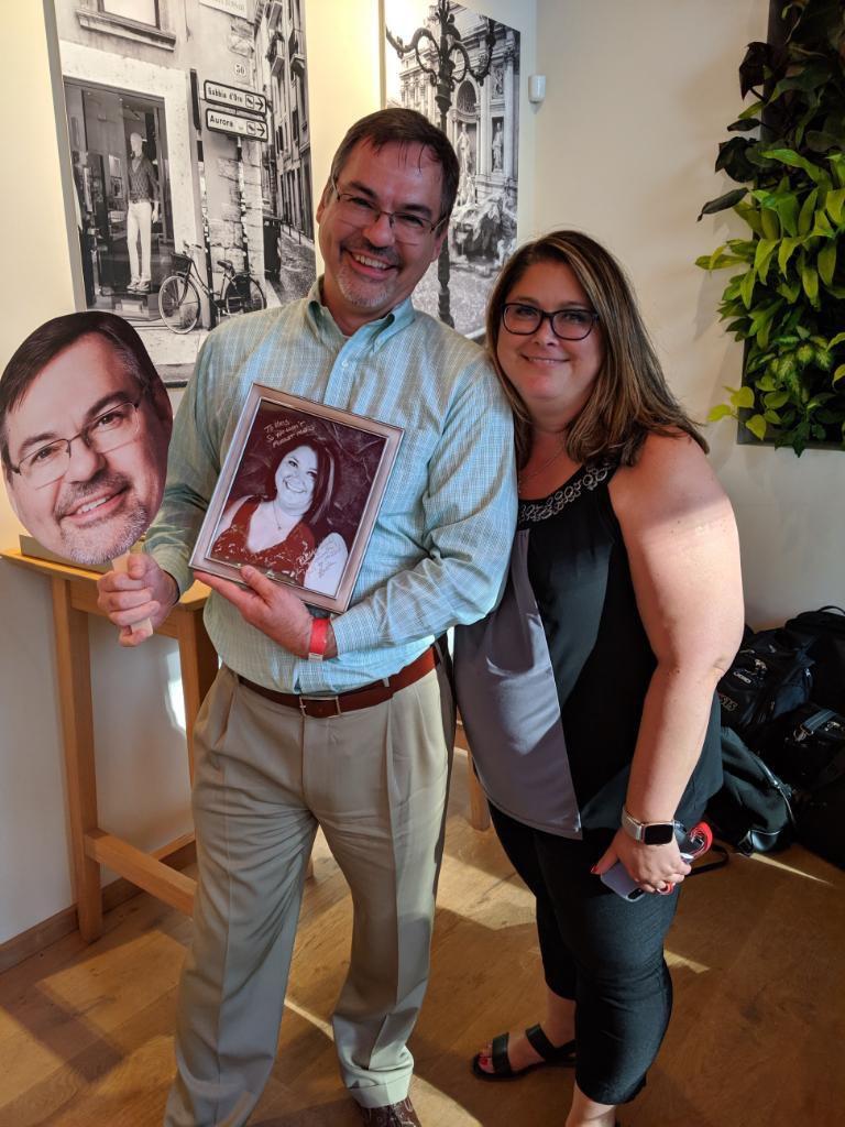 KKira312's tweet photo. It’s the end of an era, the Kris and Kristen show is over.  One of the best bosses is leaving me  but we had a great run.  Plus he got one the best going away gifts ever! #goingaway #boss #byebye #sniffsniff #bestgiftever #endofanera #beingunited @weareunited #unitedtechops https://t.co/JibWVByuYJ