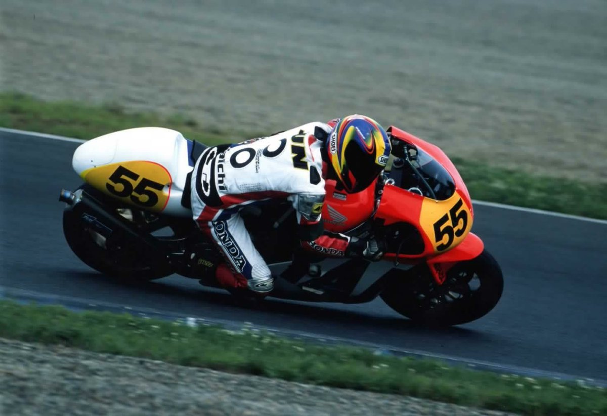 バイクレーサー