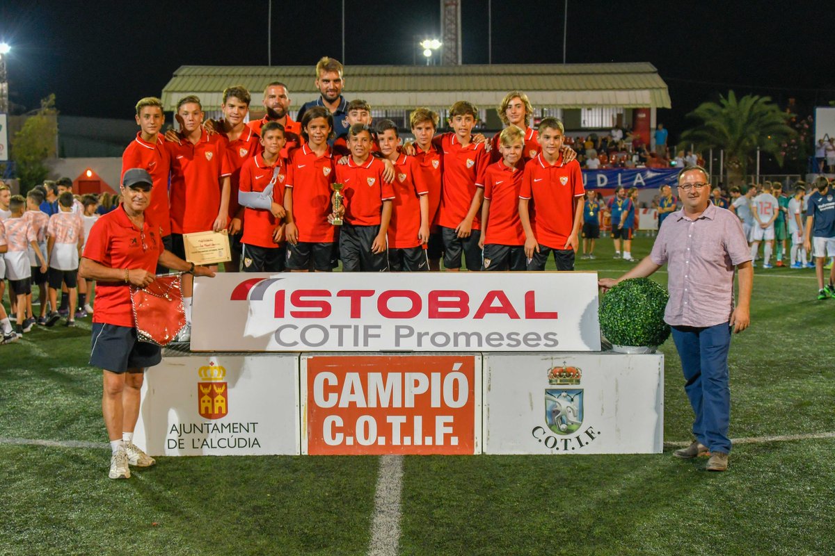 Cotif's tweet photo. 📸 ENTREGA DE PREMIOS #COTIFPromesas @istobal_es 👉 #Alevines 🏆

4⃣ Soccer Talent 🎖
5⃣ @innotec_ 🎖
6⃣ @VillarrealCF 🎖
7⃣ @CanteraSFC 🎖

#COTIF2019 https://t.co/r8JgyoIpZw