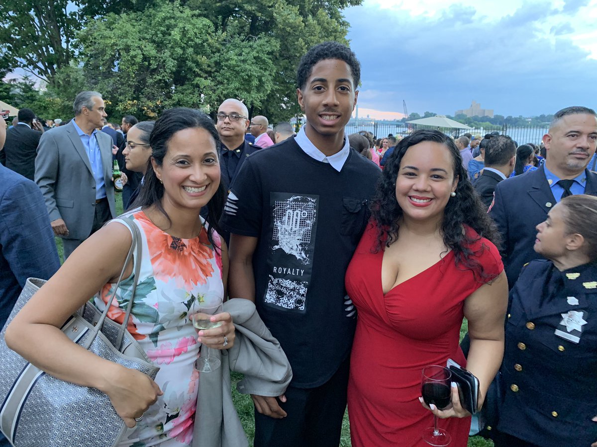 Annie E. Minguez tweet media