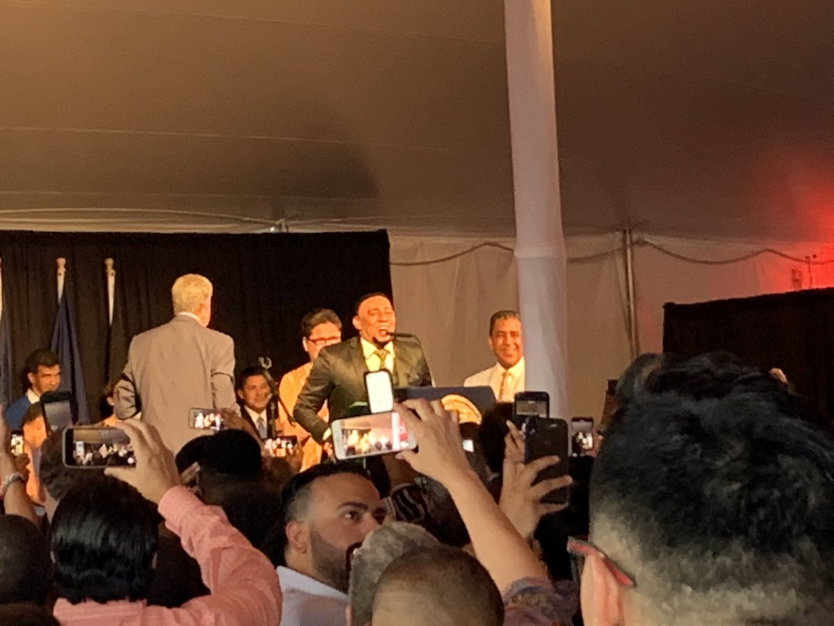 Annie E. Minguez tweet media