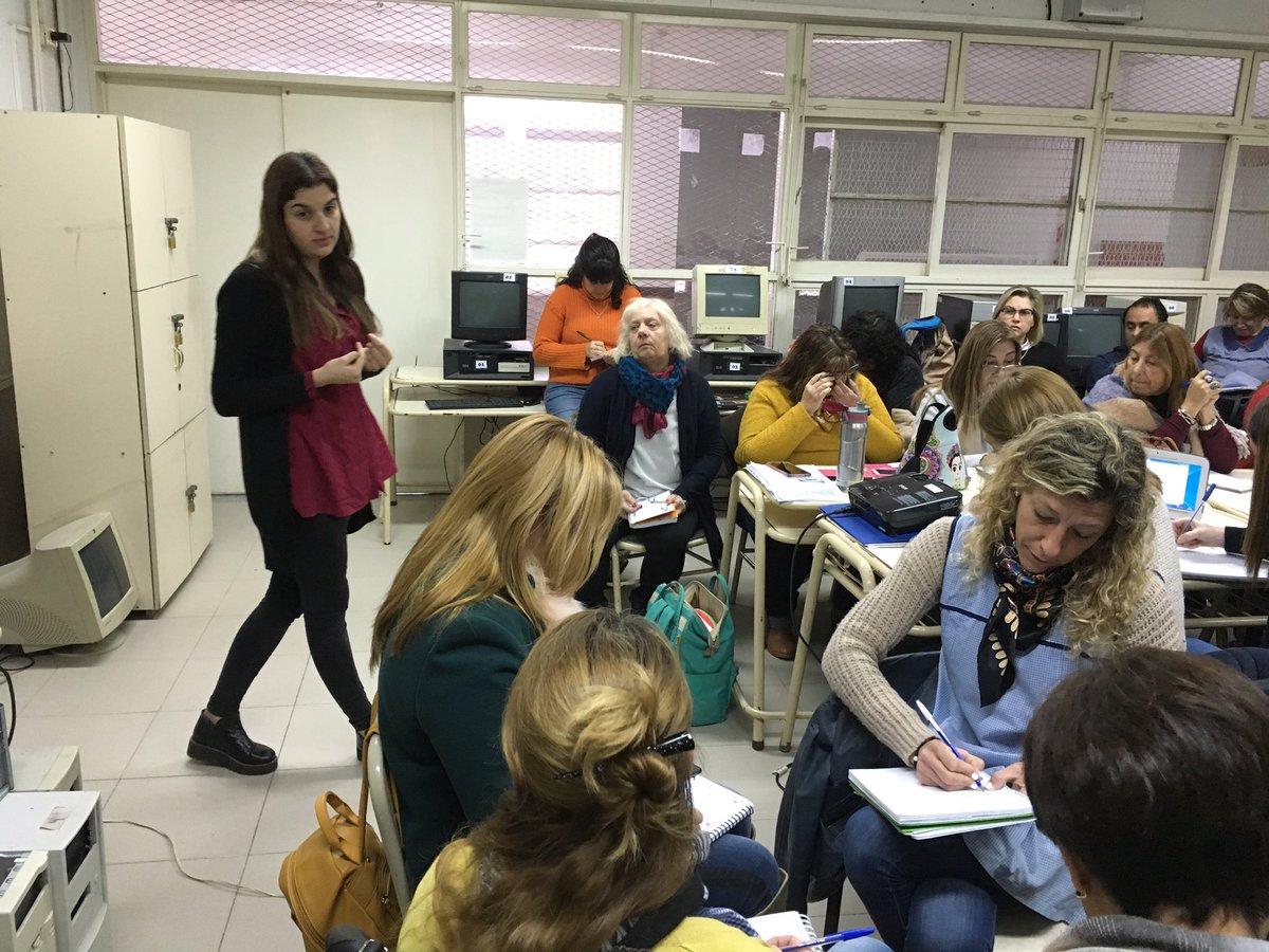 ecassou1's tweet photo. Hoy fue el turno de #Ezeiza para un nuevo taller de #Jubilacionesdigitales #Licenciasmedicss y #Suna!!

Gracias a los equipos directivos por su participación! 

@gzinny @imsanguinetti @BAeducacion @provincial_rrhh @CelesteMarazzi https://t.co/r1KH7VElnx