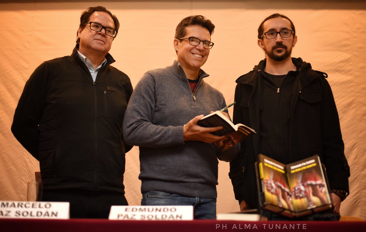 almatunante's tweet photo. Presentación del libro #LosVivosYLosMuertos del escritor @edpazsoldan en el #palacioportales #cochabamba. https://t.co/jDhkQa6CGU