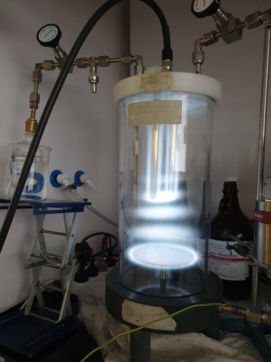 lamsj005's tweet photo. Officially started my final (planned 😉😅) experiment of my PhD, beginning with my final plasma 😮🤯 the last 3.5 years have gone by in a flash, well not really, it's felt like 10 😅😅🥳🥳 #woohoo #countdown #PhD #pleasework @WinSTEMUniSA https://t.co/hCqizQmBvJ