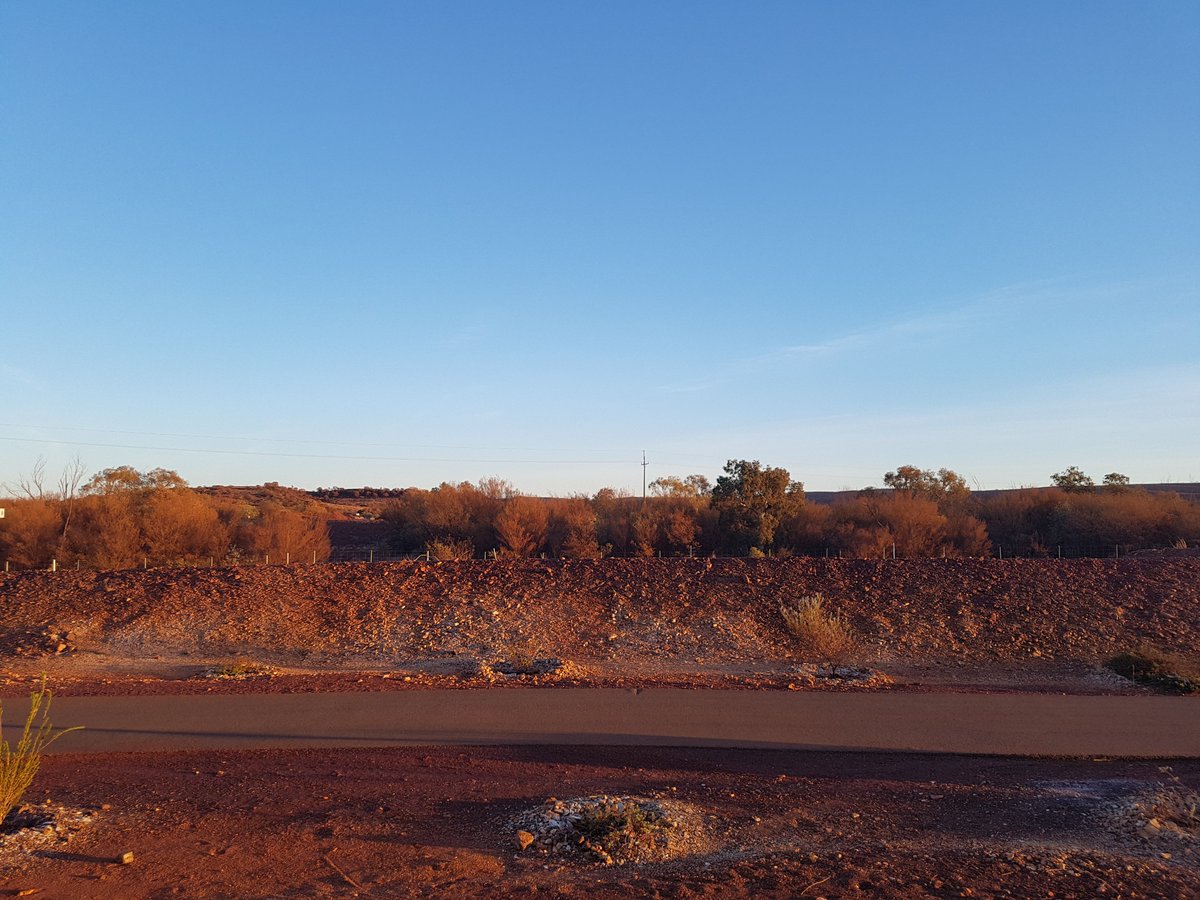 EasleaMatthew's tweet photo. last week I was in the #Pilbara (north of Western Australia), this week in #Calgary. Very different places, but in common is the great innovative discussions with wonderful customers and a fantastic @SAP team https://t.co/ASVlPMFODB