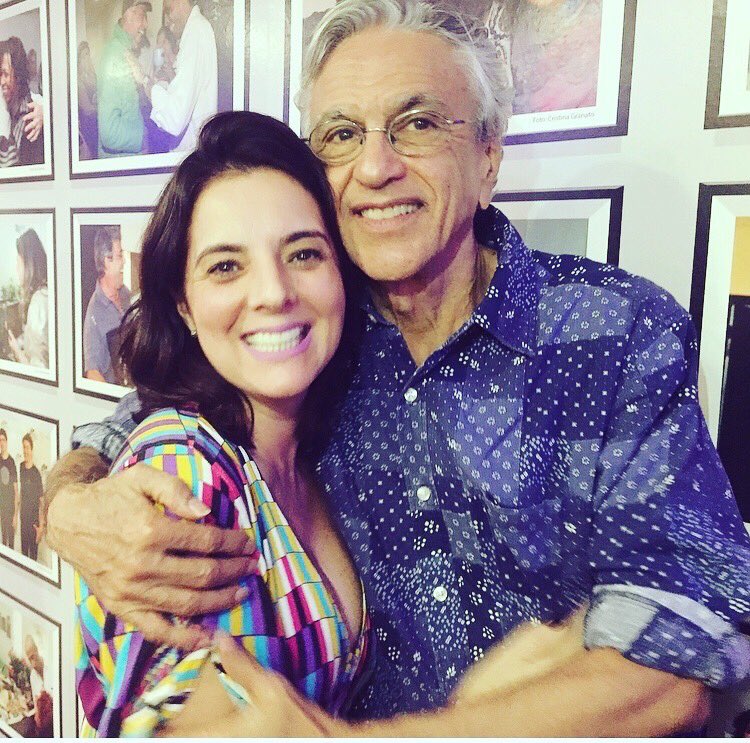 sheguede's tweet photo. Mi querida Vanessa Longoni con Caetano https://t.co/O6bteE3pCn