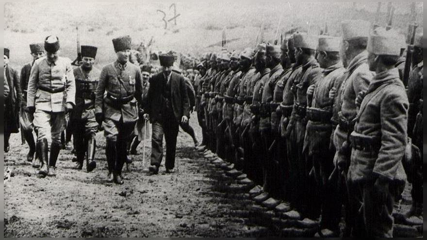 Kuroval_1919010's tweet photo. Birazdan
Ezan'ı dindirmeyen,
bayrağı indirmeyen,
ATATÜRK ve silah arkadaşlarının sayesinde
Cuma namazını
kılacaksınız..
İstikbalimiz için istiklâl savaşı vermiş bütün
ŞEHİT ve GAZİ'lerimize
ve
emeği geçen tüm ceddimiz
için

Bir DUA'yı esirgemeyin...

Cümleten

Hayırlı CUMALAR. https://t.co/RttBcxFjaY