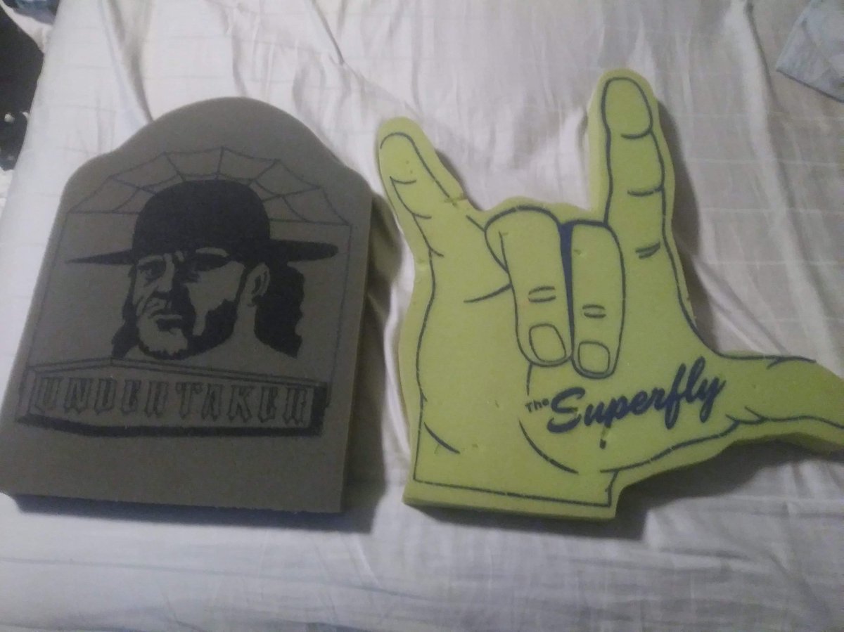 SavvoandStubby's tweet photo. @JRsBBQ are you able to verify if this snuka foam is a legit or knockoff. Circa 1991 https://t.co/OMNJG94fDg