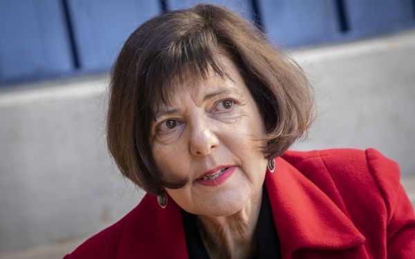 Politics_Info's tweet photo. Behind the Politics: Barbara Creecy on family life and her political career – 702 https://t.co/wGENTWFVJd https://t.co/SIxh8fx4SA