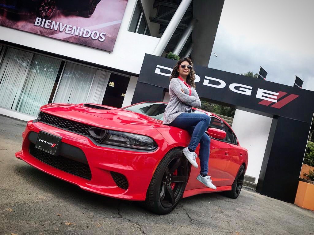tania_licon's tweet photo. Sin duda sabes que vas por buen camino cuando disfrutas y amas tu trabajo ❤️❤️❤️ #MásDíasDeEstos #DodgeDay #MuscleFamily #Challenger #Charger #Durango #SRT #Hellcat #FCA #DodgeMéxico ❤️😍❤️#AutosOEM 😎😎😎 gracias @FCAMexico @DodgeMX https://t.co/haVTRgODSI