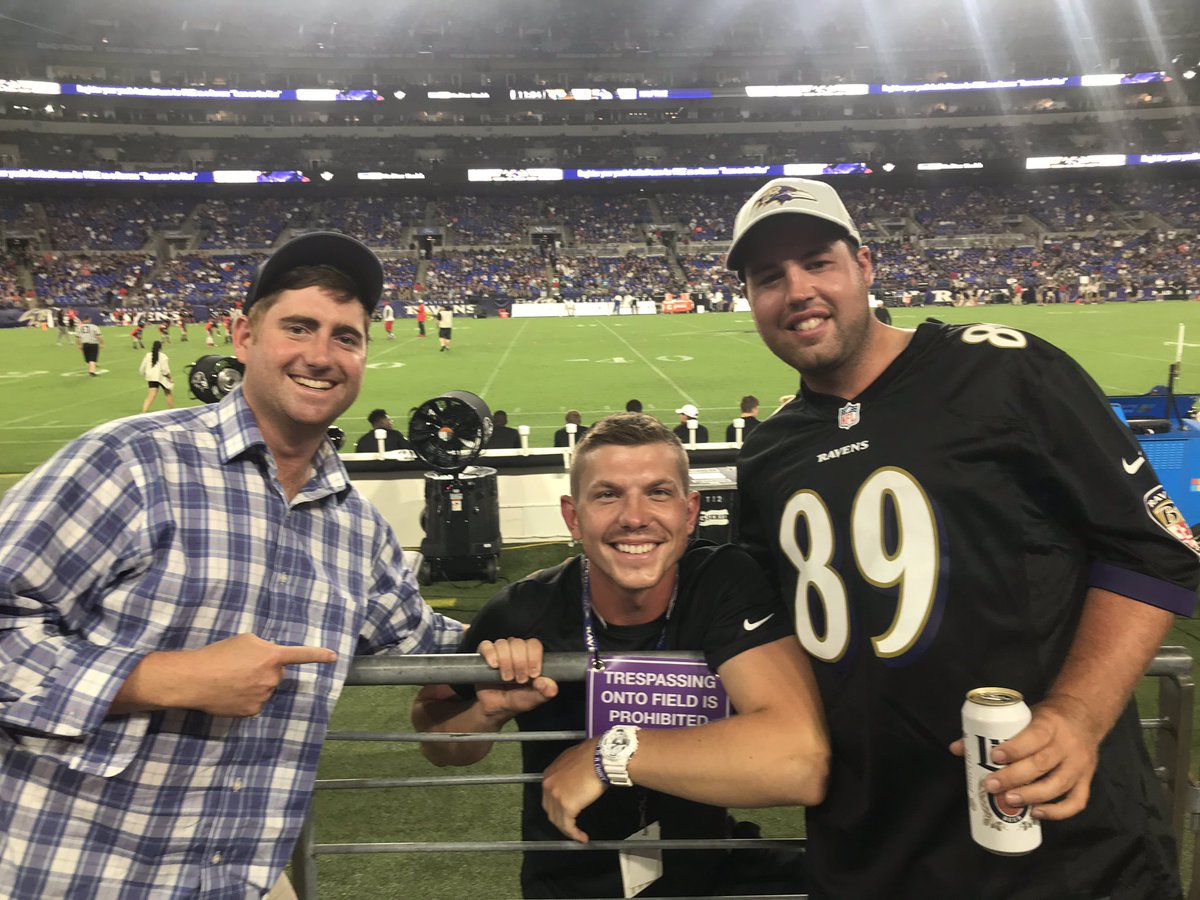 sam_moynihan's tweet photo. Former #CVGC intern now @Ravens intern Keith is absolutely crushing it! #turflife #ALLCAVES https://t.co/MBDWPbRtZ8