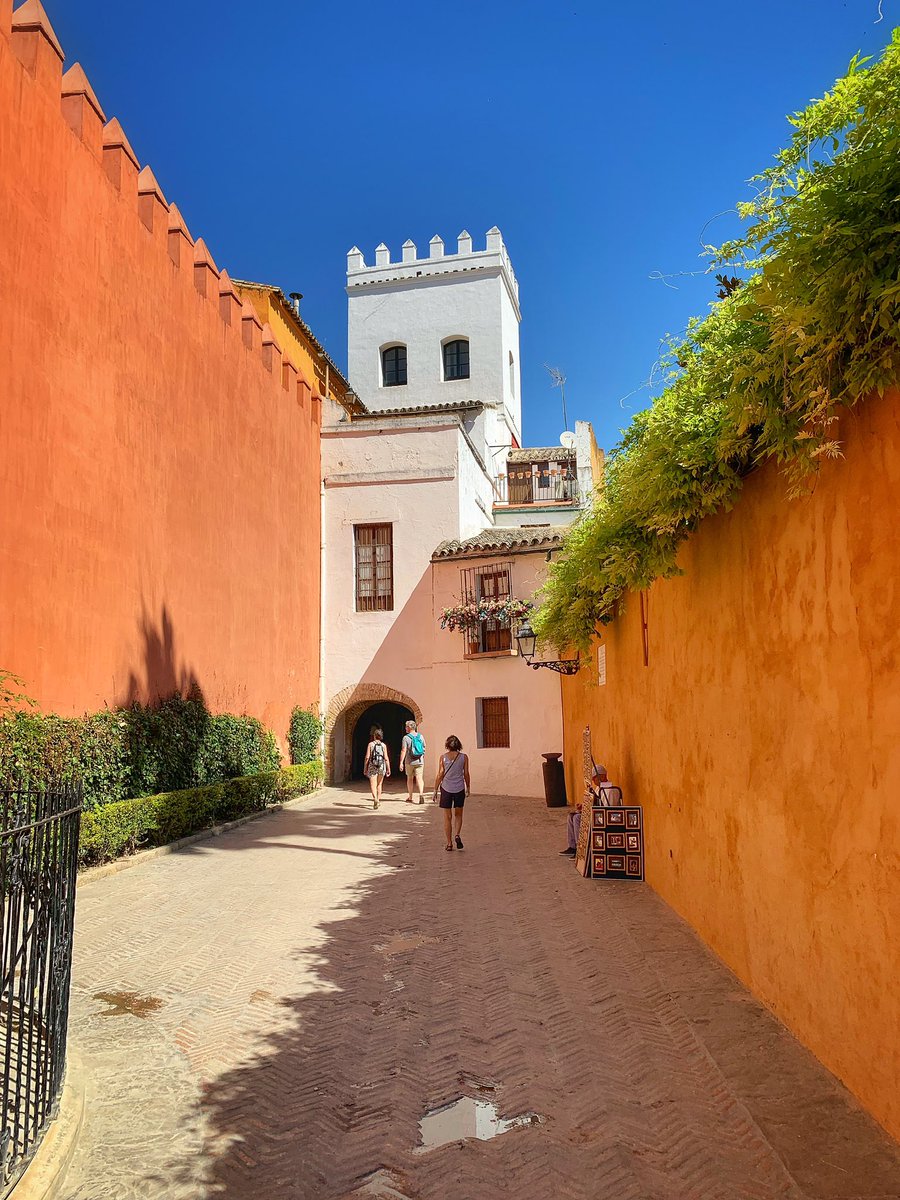 estesp's tweet photo. If @ericabrescia and @vomkriege ever tell you to go spend time in Seville just listen and go. #ThrowbackThursday #missingvacay 😎 https://t.co/vNAdWZ7q1b