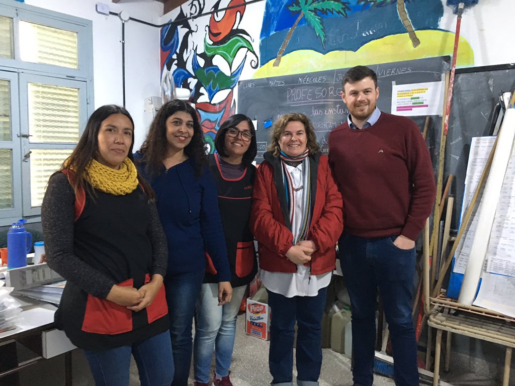 ecassou1's tweet photo. En la última visita del día a la ES N5 de #PtePeron, donde charlamos y conocimos a Carmen y parte de su equipo en la escuela!

 @gzinny @imsanguinetti @BAeducacion @provincial_rrhh https://t.co/d3yRw0OvnH