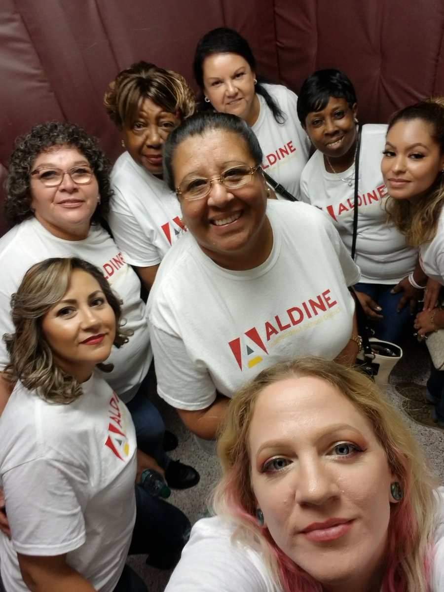 CrystalgBeers's tweet photo. Love these babes!♡ Ready to go back to work hehe Together we are all winners! #WeAreAldine @aldinecafe @AldineISD @Hambrick_Hawks https://t.co/tfncq9bZyS