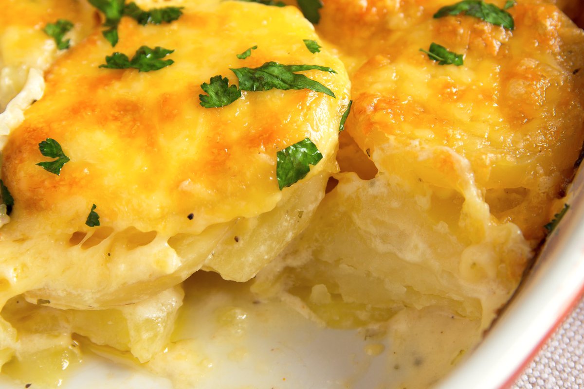 Seasonest's tweet photo. Cheesy 🧀 Au Gratin Potatoes 🥔 with a hint of smokiness from our Soul Food Mild make my taste buds soooooo happy 😋
.
https://t.co/pWTwxwXTkq
.
#foodie #food #cooking #healthyeating #atlantafoodie #foodielife #cooking #seasonest #sprinklecookenjoy #seasoning #spices #seasonings https://t.co/96vuaR1yVZ
