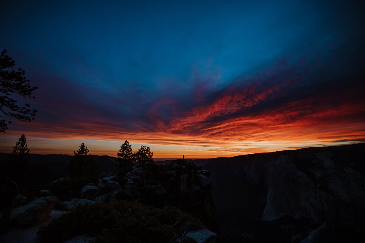 briraetoro's tweet photo. Probably the most incredible sunset I've ever witnessed. #optoutside #canon #nationalpark #yosemite #yosemitenationalpark #yosemitenps #sunset #sunsetphotography #adventure #explore #create #california #naturephotography #nature #canonfavpic #pittsburghphotographer #agameoftones https://t.co/jR6Viibswc