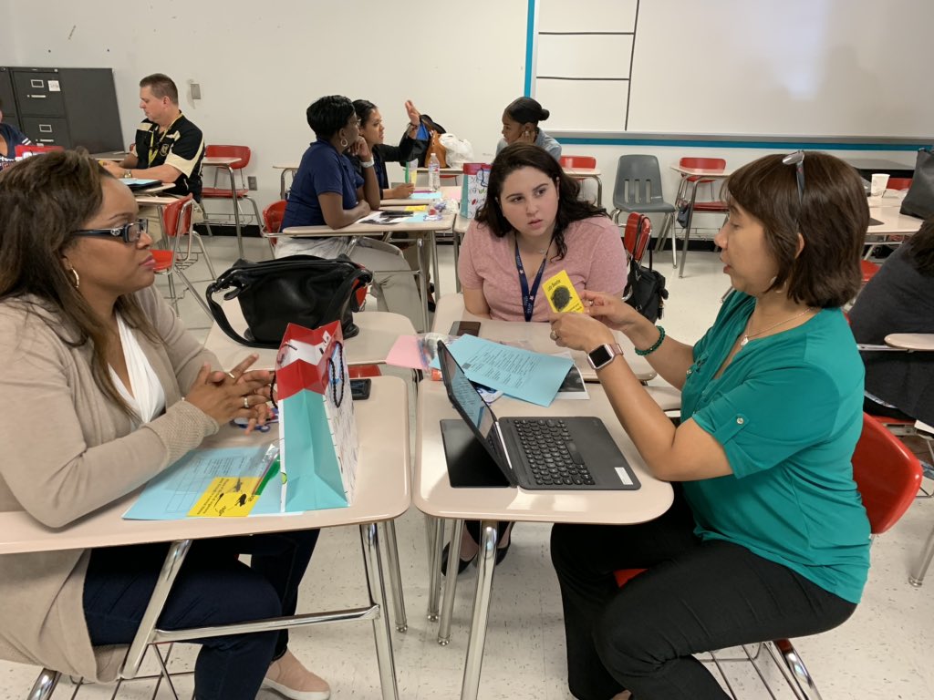 RaymarRamirez7's tweet photo. GPISD teachers are ready to engage the students in Small Group Purposeful talk! Have a wonderful school year 2019-2020! https://t.co/kdDVpReZHH