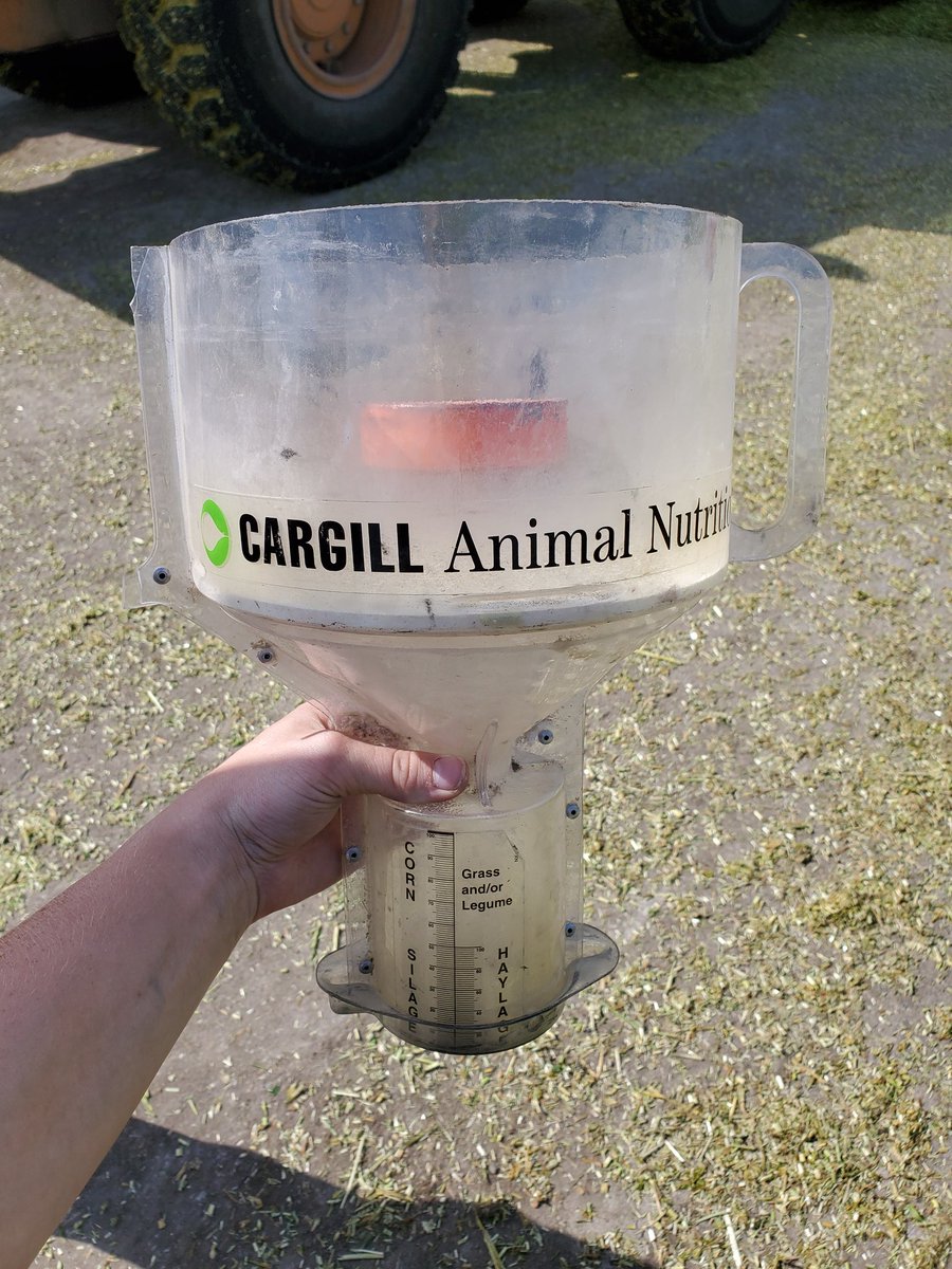 MikaylaMorden's tweet photo. โ ๏ธ Before getting too far into silaging, double check your chop length with myself or your local Cargill/Purina rep! I want all perfect shaker boxes this year.. asking too much? #PurinaPROACTIV #CargillAnimalNutrition #Silage #ChopLength https://t.co/Vc1UWrZ63B