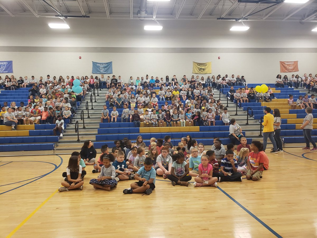 adowat311's tweet photo. We had a great first day from welcoming new students into their houses and participating in activities related to our theme for this year!@JCElem_RCS #buildinglearnersbrickbybrick #RCSdifferenceMakers https://t.co/qF8erJW1gT