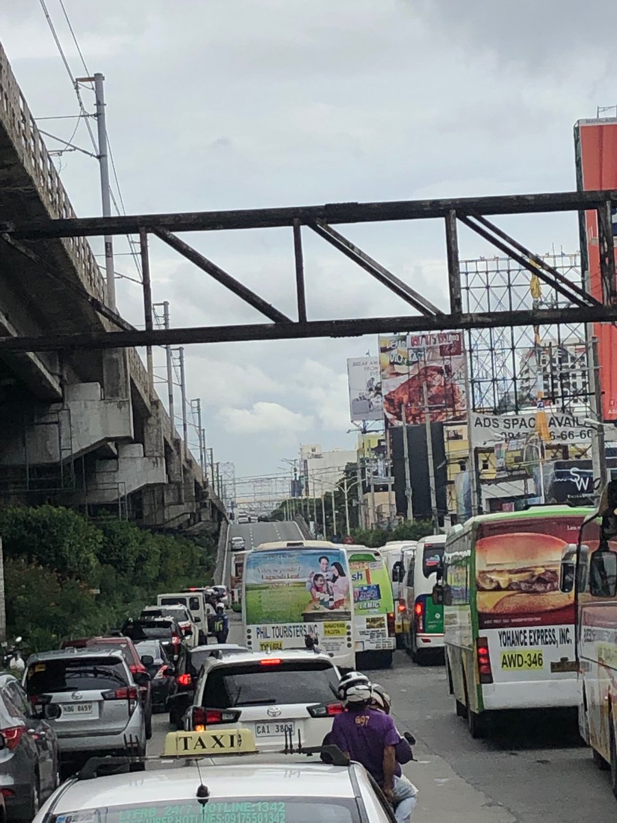 _mattangeles's tweet photo. .@MMDA  madaming mga nag tratrabaho ang na-lalate. https://t.co/bLIA37haGz