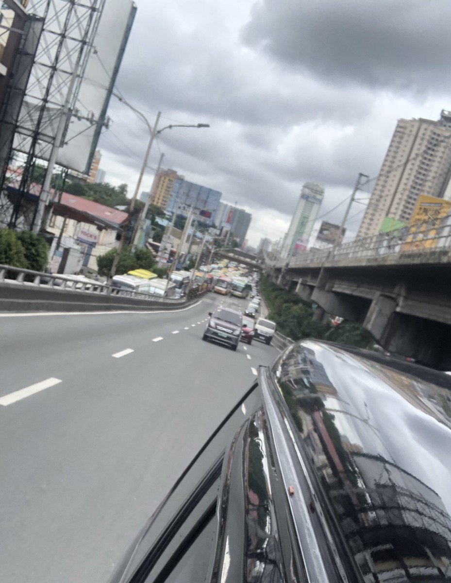 _mattangeles's tweet photo. .@MMDA  madaming mga nag tratrabaho ang na-lalate. https://t.co/bLIA37haGz