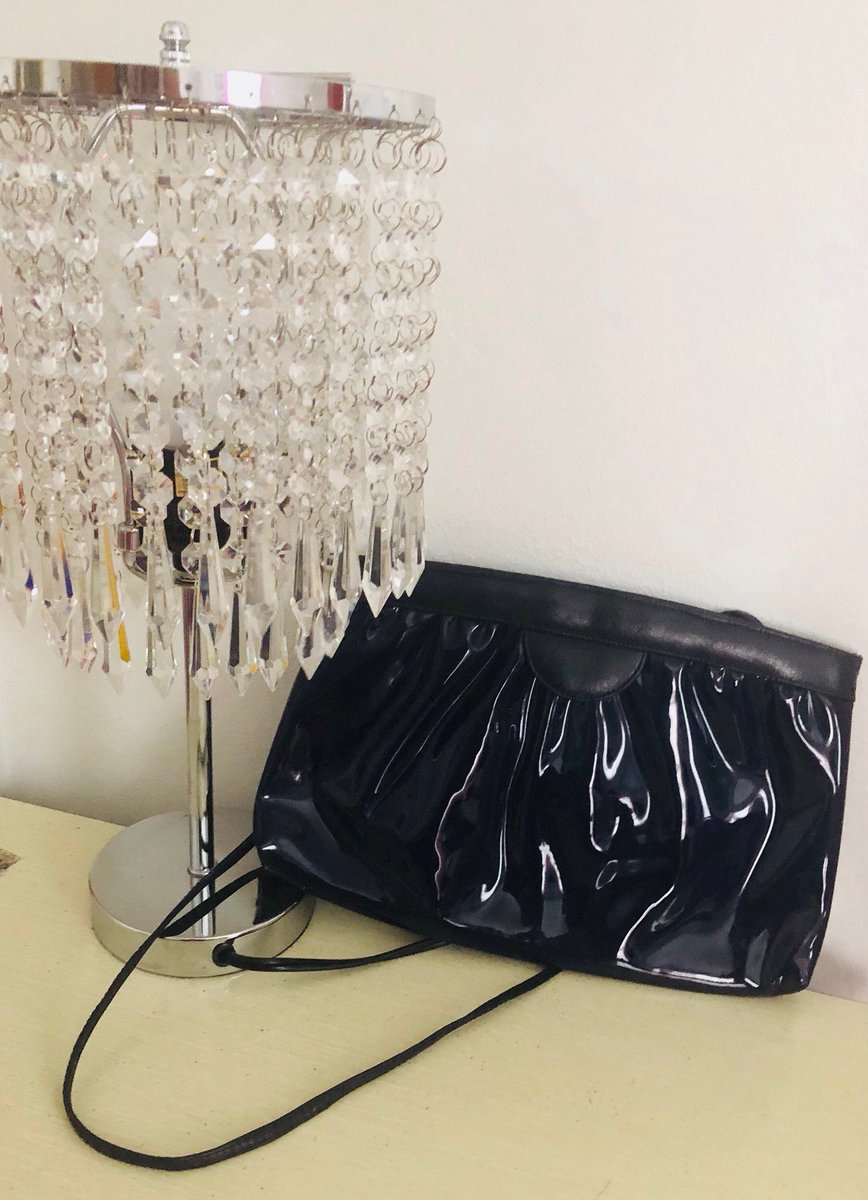 JlcFusion's tweet photo. Excited to share this item from my #etsyshop: #Vintage #80s #PatentLeather #NavyBlue Pleated #Clutch #Purse With Long Shoulder Strap; #UniqueHandbags https://t.co/1c1naz3wWU
#jlcfusion #shopetsy #vintagepurses #vintagebags #vintageclutch #80sfashion #retro #pop #fashiontrends https://t.co/bNRPBtMaJv