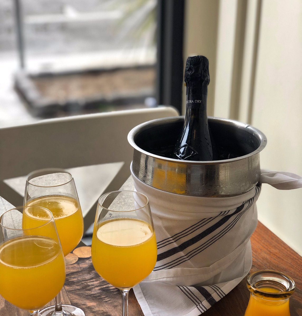 Outside Landers!!!! Come bring your friends (in costume or without) for the perfect pre concert activity: mimosas! Sit on the patio or in the garden to catch a preview of the show. Once you’re ready, the main stage is only 3 blocks away!
#outsidelands2019 #marlasf #mimosa #drink