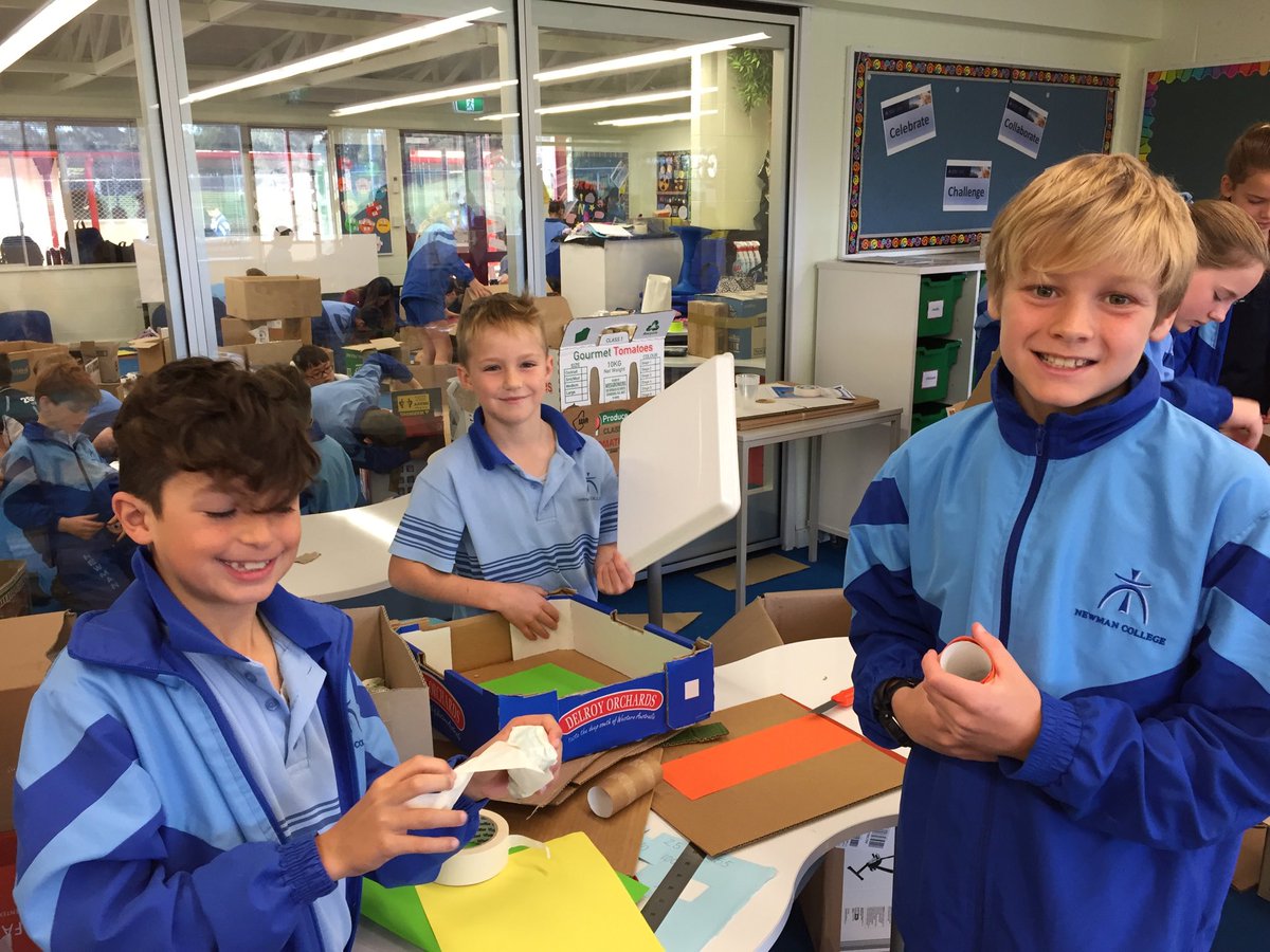 jane_short2's tweet photo. STEM FESTIVAL 2019. Create an arcade game out of cardboard boxes #Newmancollege #shinethroughdiscovery ⁦@RenaeZelich⁩ ⁦@Laragray55⁩ https://t.co/iwGqVq38Vb