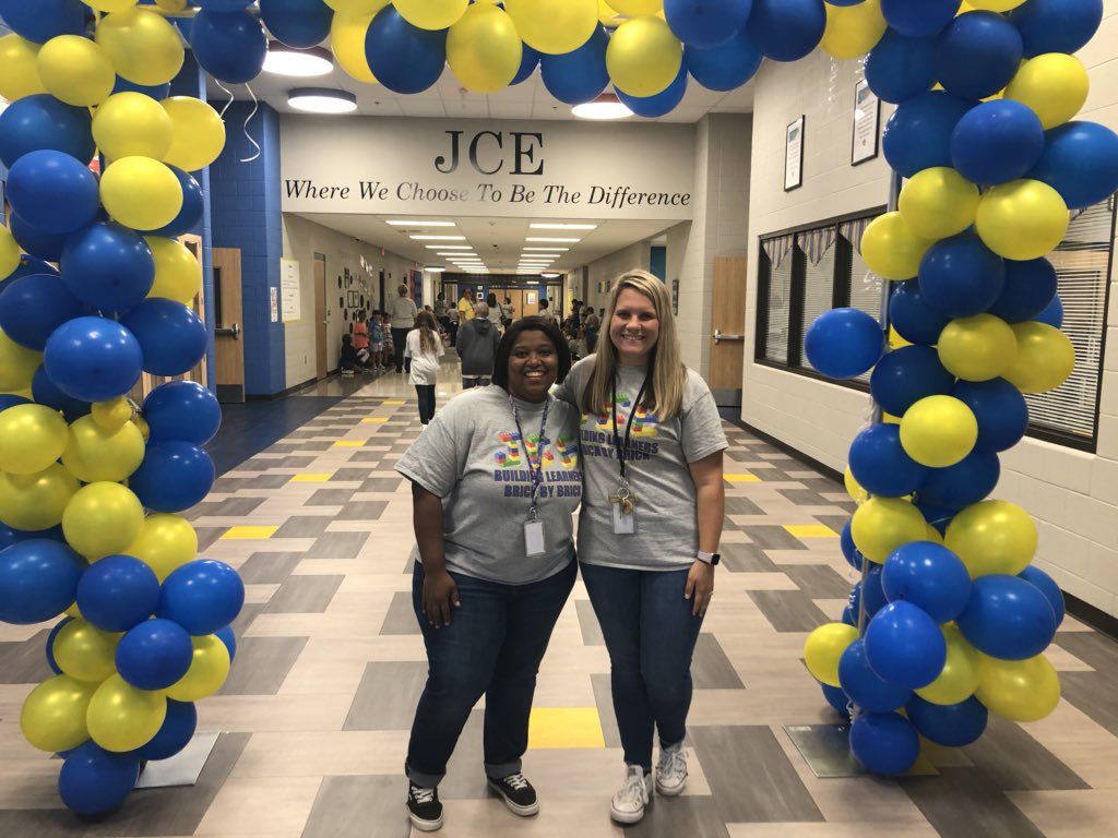 TiffanyGroce's tweet photo. New students spinning for houses and being Adowa’s co-house master made for a great morning. 🎉🎉🎉 @JCElem_RCS @adowat311 https://t.co/2lykpsz46O